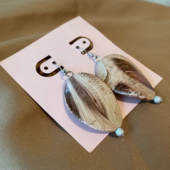 Boho Chic Taupe Earrings - Picture 4 of 8